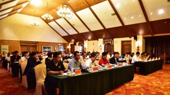 延請(qǐng)國(guó)手借妙才 圖展珠璣定渠成